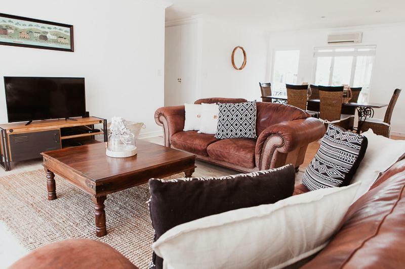 One On Gray Apartment Knysna Eksteriør bilde